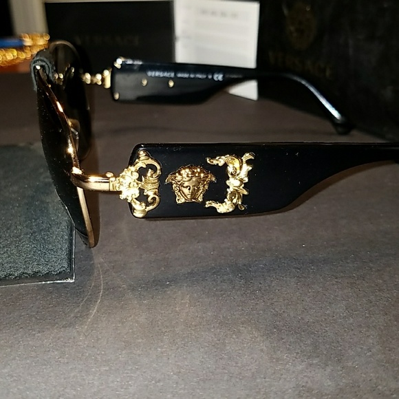 NWT Authentic Versace Gold Pilot Aviators - Picture 4 of 8